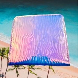 HOLOGRAPHIC WALLET LAVENDER IRIDESCENT BI-FOLD VTG Y2K MERMAID WAVES EMBOSSED